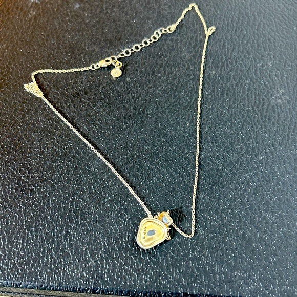 Elegant Gold Pendant Necklace new - Picture 3 of 7
